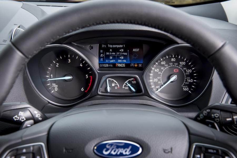 Панель приборов Ford Kuga 2017 года  (UK) (фото 57 из 60)